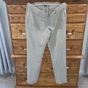 Size 6 GAP women ankle trousers